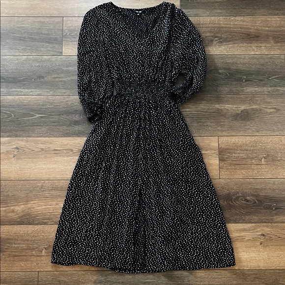 Saint + Sofia Dresses & Skirts - saint+sofia Black and White Dotted Midi Dress